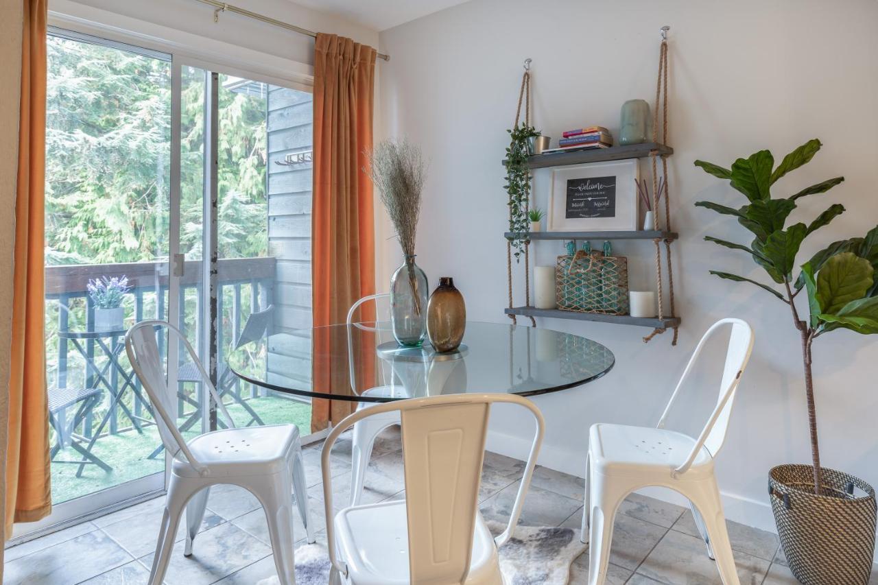Updated Whistler Creek Studio With Parking ويسلار المظهر الخارجي الصورة