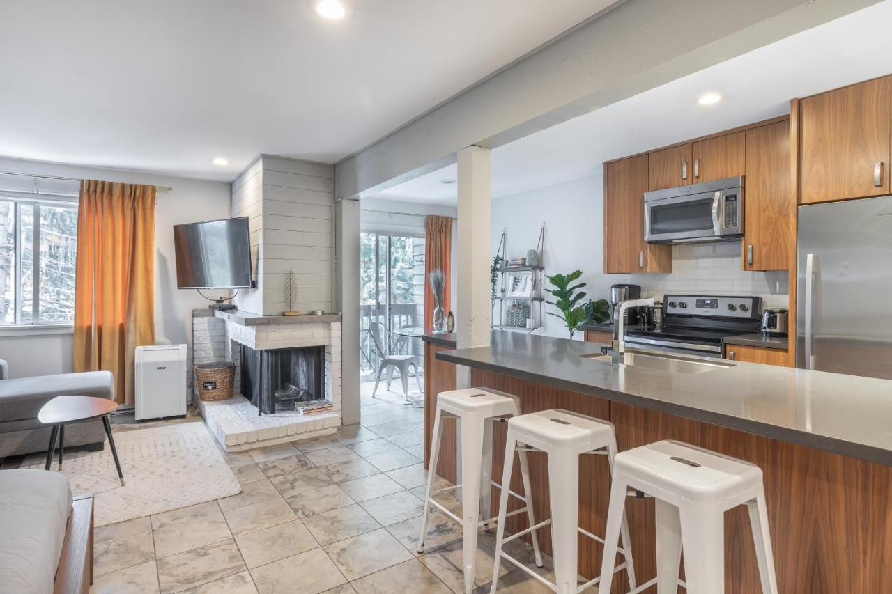 Updated Whistler Creek Studio With Parking ويسلار المظهر الخارجي الصورة